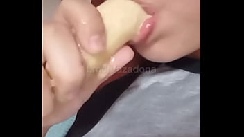 Engoli minha banana todinha