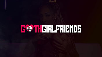 Kona jade doesn't mind squirting again and again