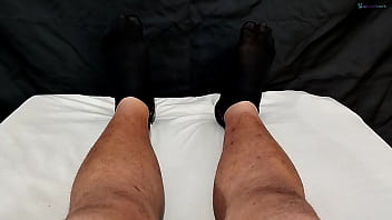 Ela ficou com a bucetinha molhadinha que me deixou cheio de tesão e fui gozar