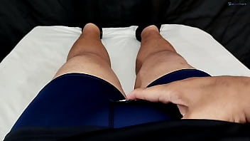 Ela ficou com a bucetinha molhadinha que me deixou cheio de tesão e fui gozar