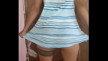 Pequeña Latina Jugando thumbnail