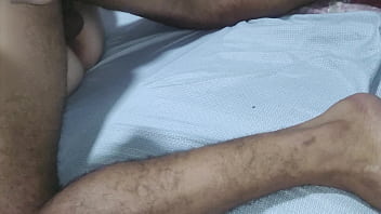 Esposa cansada do marido fode com amante