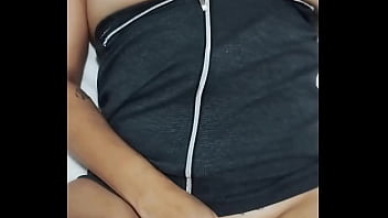 Puto devasso se aproveitou de mim e arrombou minha buceta e meu cu com força