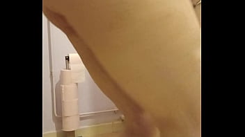 2024 12 11 esclave f autoseance ceinture et leche wc