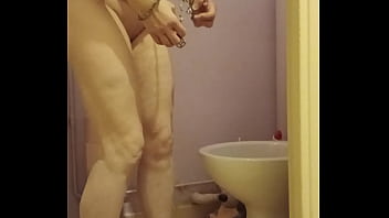 2024 12 11 esclave f autoseance ceinture et leche wc