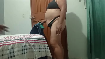 I invited a mature woman i met at the hotel pool to come to my room