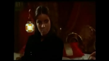 Amparo Muñoz En Una De Sus Escenas Sin Ropa thumbnail