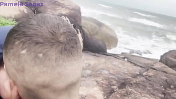 Fodendo com novinho na praia safado cheio de tesão ja colocou eu pra mamar aquela rola gostosa