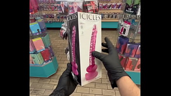 Te enseño los juguetes de cristal para que los uses con tu pareja Te enseño los juguetes de cristal para que los uses con tu pareja
