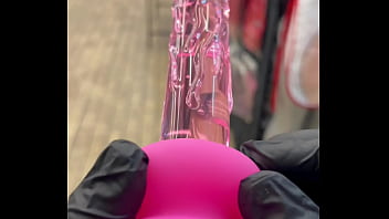 Te enseño los juguetes de cristal para que los uses con tu pareja