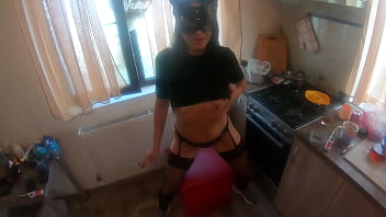 Sexy twerk show – shaking my ass like a naughty queen