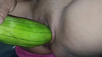 Horny girlfriend vs gamer boyfriend