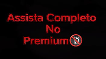 Não sei se foi leitinho nos pés ou na bucetinha da kaya