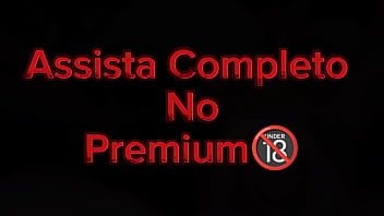 Não sei se foi leitinho nos pés ou na bucetinha da kaya