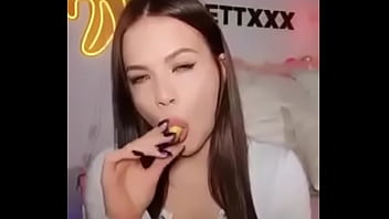 That’s The Guy To Suck Banana In Tikizia thumbnail