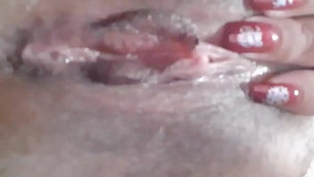 Ella tocandose para incitarme a penetrarla