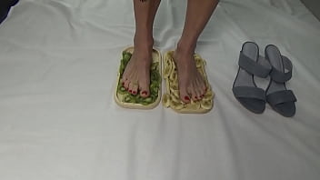 I trample fruits with my feet