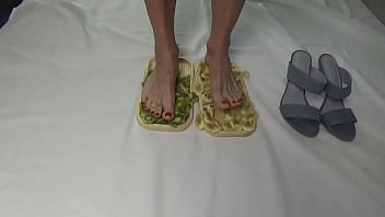 I trample fruits with my feet