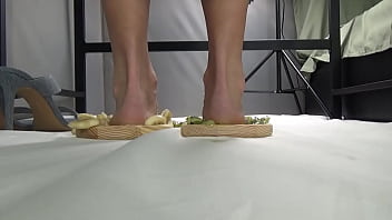 I trample fruits with my feet