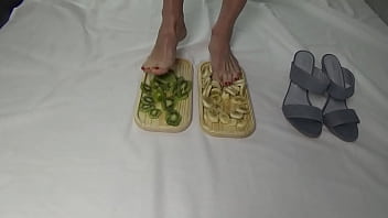 I trample fruits with my feet