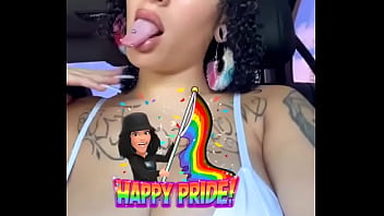 Chicago pride bound️ #pride #chicago #bisexual #puertorican #booty #curls #beauty #tits #natural