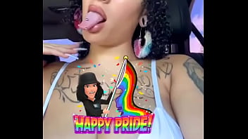 Chicago pride bound️ #pride #chicago #bisexual #puertorican #booty #curls #beauty #tits #natural