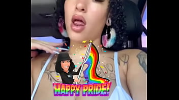 Chicago pride bound️ #pride #chicago #bisexual #puertorican #booty #curls #beauty #tits #natural