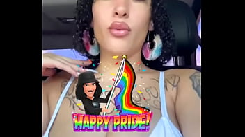 Chicago pride bound️ #pride #chicago #bisexual #puertorican #booty #curls #beauty #tits #natural