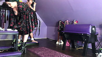 Man gets dominated and waxed by hot domme