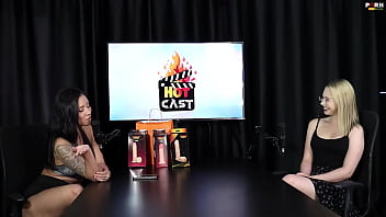 Veja a entrevista safada e cheia de putaria com a vivan lola e nossa saudosa vitória beatriz no porn cast brazil parte 2 watch sheer red