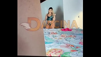 In questo video qualcuno si è divertito molto a spiarmi e tu mi vuoi spiare