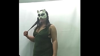 Getting ready for a livestream in a social network do you like my dress wanna see me live damaslatinasnet