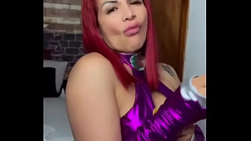 Día de brujas y mi m decide darme una sorpresa y se compra un traja de star fire parte 2