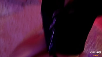 Перепутал Дверь в Общежитии и Попал к Сексуальной Студентке