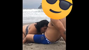 A mí esposa le gusta mamar verga y lo hace con mis amigos y yo filtro sus videos