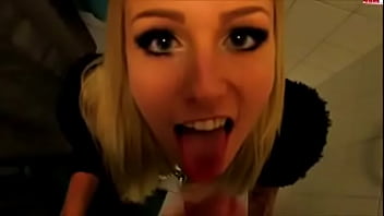 Troia beve e mangia cazzo