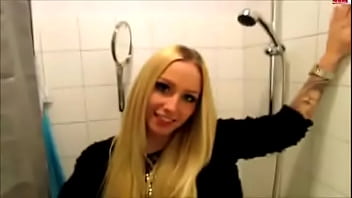 Troia beve e mangia cazzo