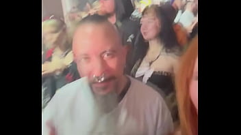 Here we love hardcore porn and hardcore music