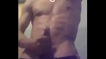 Me mansturbo bien rico mientras no hago nada