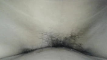 แหกหีเพื่อนสาวเอาควยให้เธออมและดูดจนน้ำแตกแล้วเย็ดแตดของเธอ