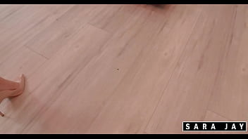 Playing with a strap on willow ryder gets fucked by sara jay