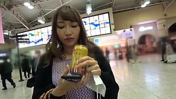 花見→ホテルで絶叫ファック！w豪快放尿でスタッフ全員マーキング！！？オモチャを渡すと一生オナるドエロ美女！「チ●コちょうだぁ～い」