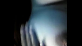 Se chupa la teta oñate