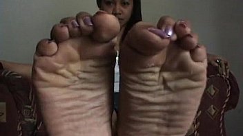 627799 wide toe spreading amp long toe nails