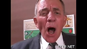 Slender hottie bonks the teacher