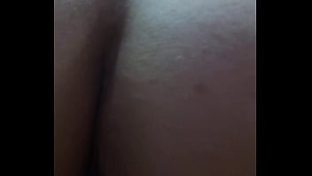 Gaucha vadia da serra metendo pau de borracha na bunda