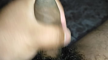 Le miro el gran culo a mi amiga y no aguanto querer metersela