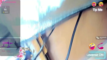 Solo latina gets fucked with the machine in missionary