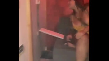 Ruiva puta e casada e castigada com muita rola na boca na casa de swing e quando chega em casa o corno fode minha buceta sem camisinha e goza dentro Ruiva puta e casada e castigada com muita rola na boca na casa de swing e quando chega em casa o corno fode minha buceta sem camisinha e goza dentro