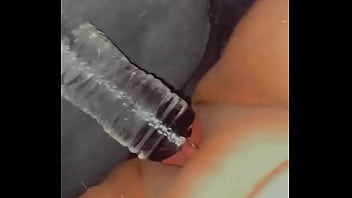 Brooke takes great waterbottle in her pussy